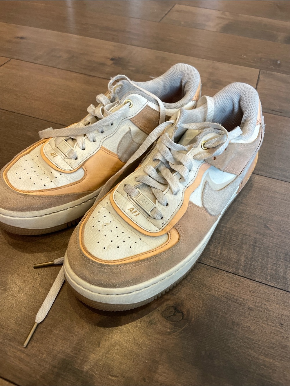 Nike Low-Top Sneakers in Cream & Tan Accents
